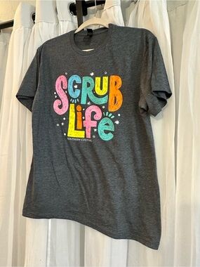 Gildan Women’s Gray Graphic T shirt. Scrub life